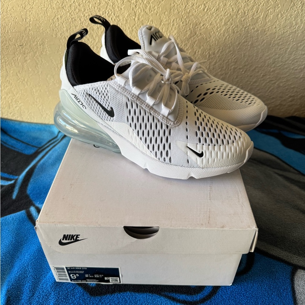New Women’s Nike Air Max 270 White Sneakers size 9.5